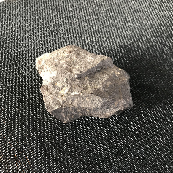 ゴビ石−870 ゴビ瑪瑙 原石 スミレ眼石 鉱物標本 激レア