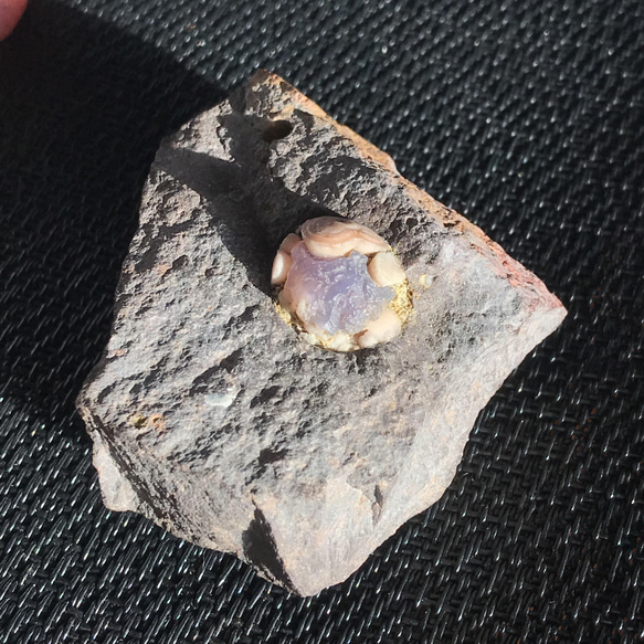 ゴビ石−870 ゴビ瑪瑙　原石　スミレ眼石　鉱物標本　激レア ゴビ石−870 ゴビ瑪瑙 原石 スミレ眼石 鉱物標本 激レア