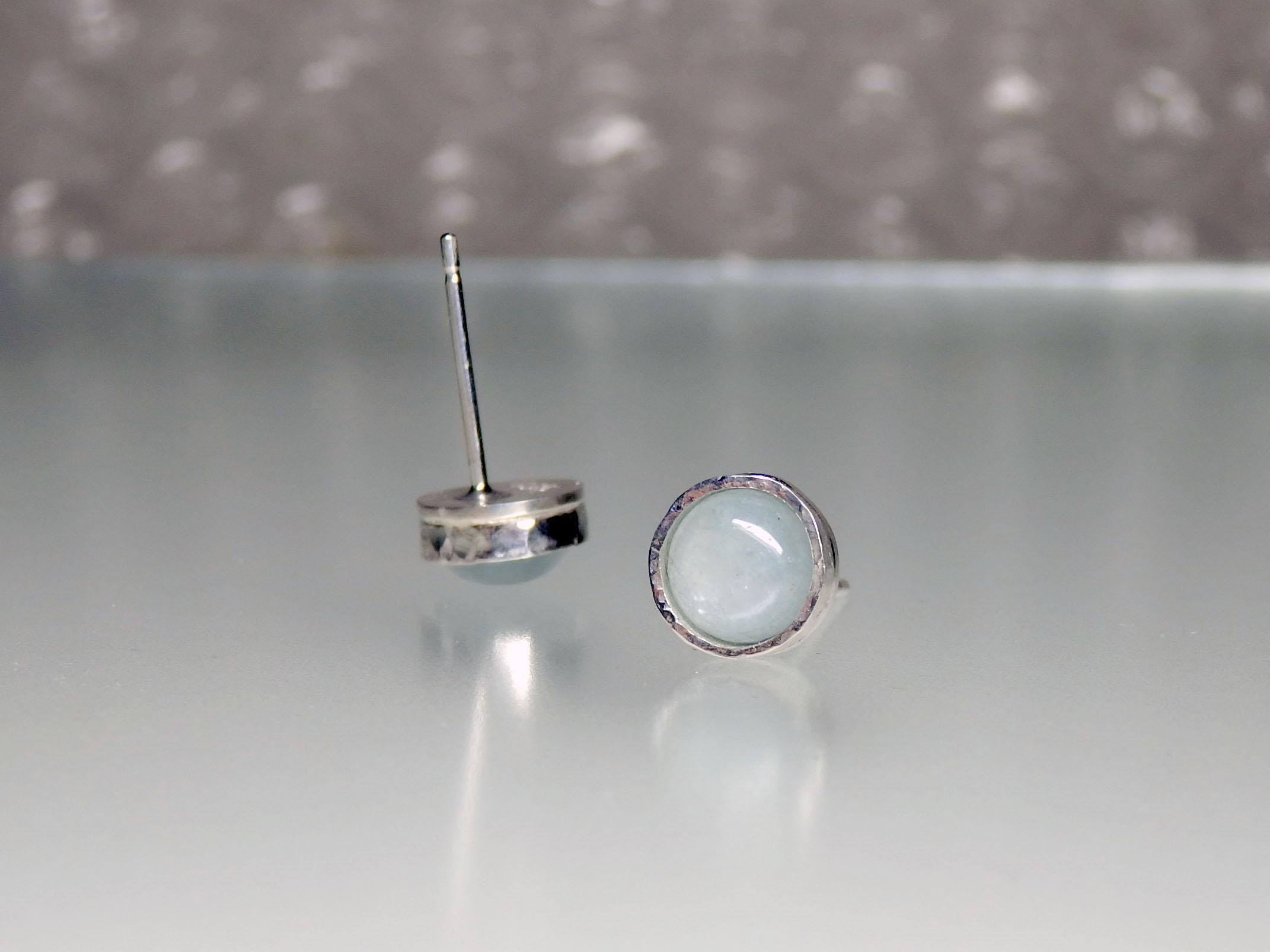 3月の誕生石　　アクアマリンのひと粒スタッドピアス｜詳細画像