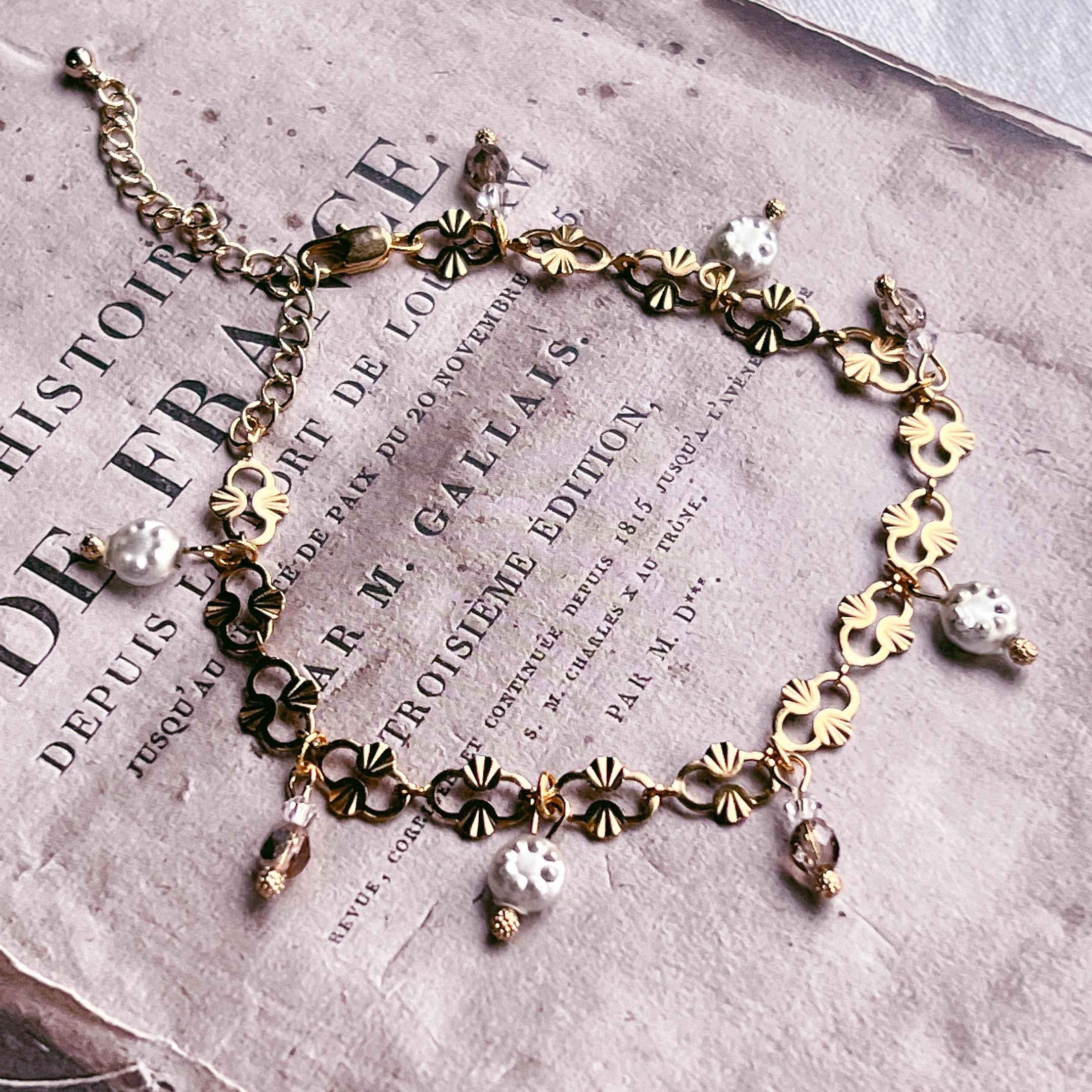 アール・ヌーヴォー調　ブレスレット　B