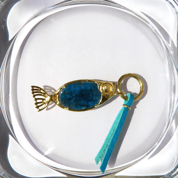 アパタイト&フィッシュ チャーム / Neon Apatite and Fish charms l 5枚目の画像