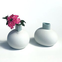White Tone ➕　ミニ花瓶（まる/ながまる） 1枚目の画像