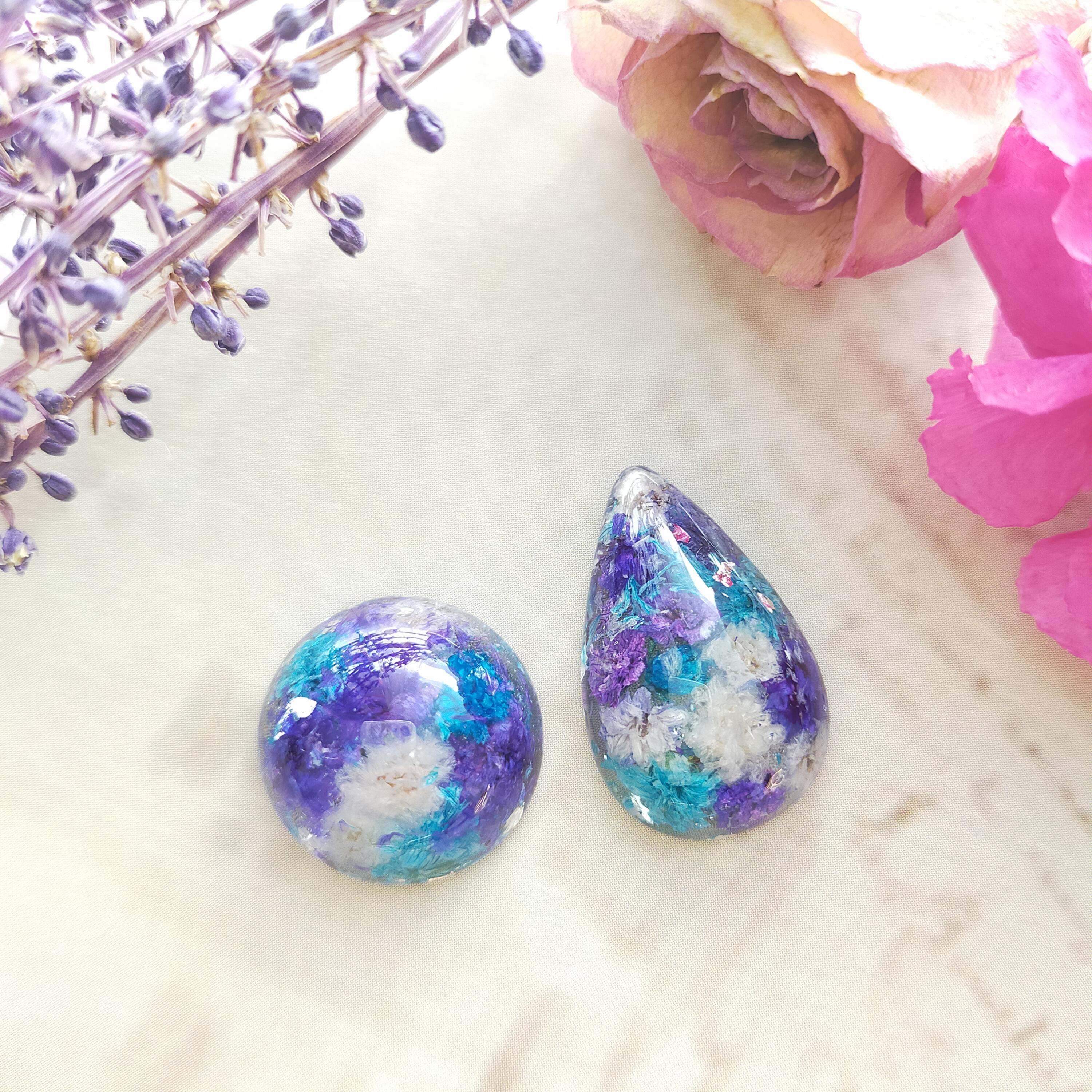 〜青色かすみ草の鉱石ランダムバレッタ〜ブルー　ラベンダー　春夏秋冬　カスミソウ　ナチュラル　ダイヤ　菱形　かすみそう　花