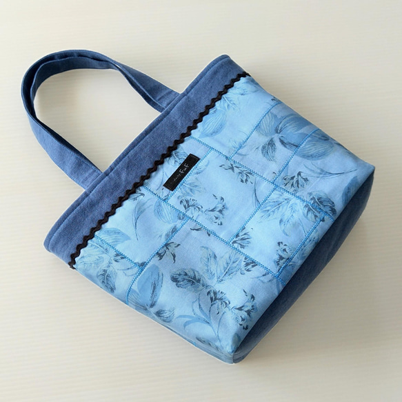 送料無料】コバルトブルー花柄のパッチワークトートバッグ