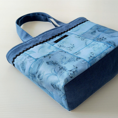 送料無料】コバルトブルー花柄のパッチワークトートバッグ トート