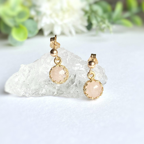 ミルキーオレンジ モルガナイトとチェコビーズのピアス トパーズ