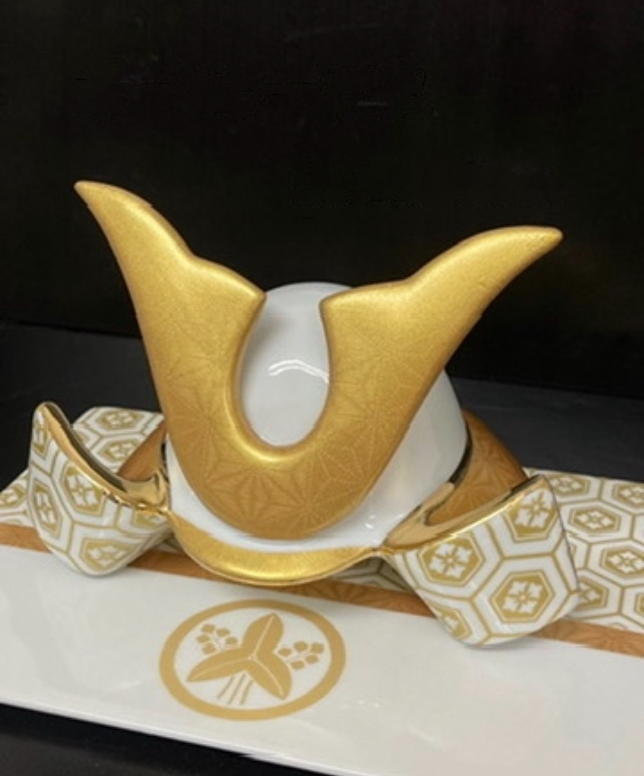 【フルオーダー•受注発注】亀甲柄　兜＆台座セット（家紋・名入れも可能）