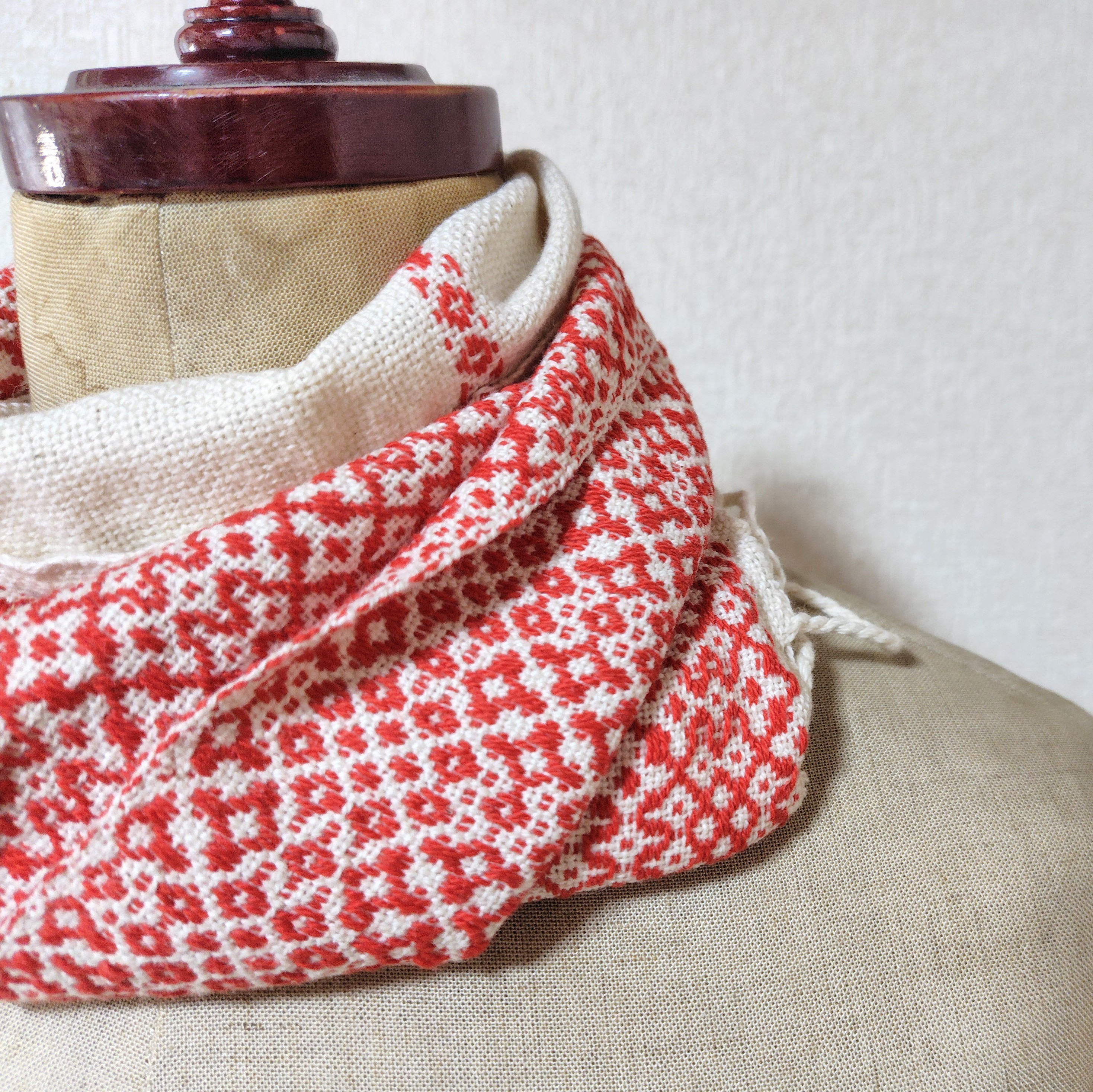 再再販　上質コットン手織り　浮き織り　ミニマフラー　ミニストール　*赤 8,954円