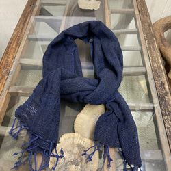 藍染め染め直し手織りスカーフ 2枚目の画像