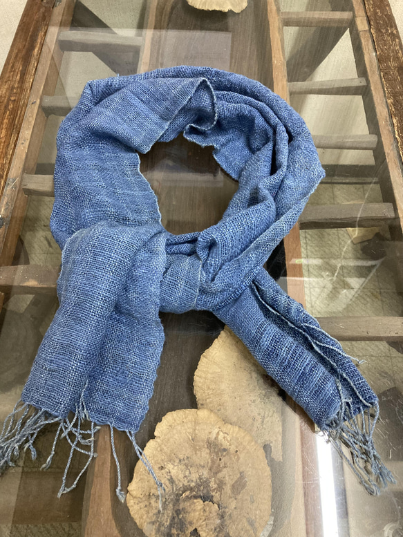 藍染め染め直し手織りスカーフ 10枚目の画像