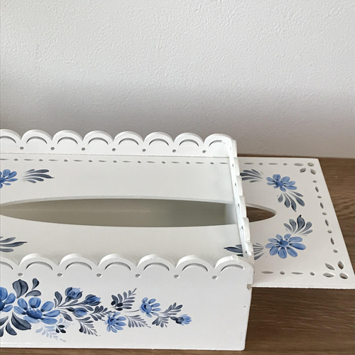 薄型ティッシュボックス白地青マーガレット(トールペイント