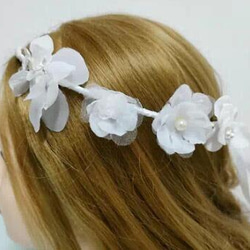 ヘッドドレス　髪飾り　カチューシャ　花びら付き　ウエディング　成人式 前撮り　結婚式 2枚目の画像