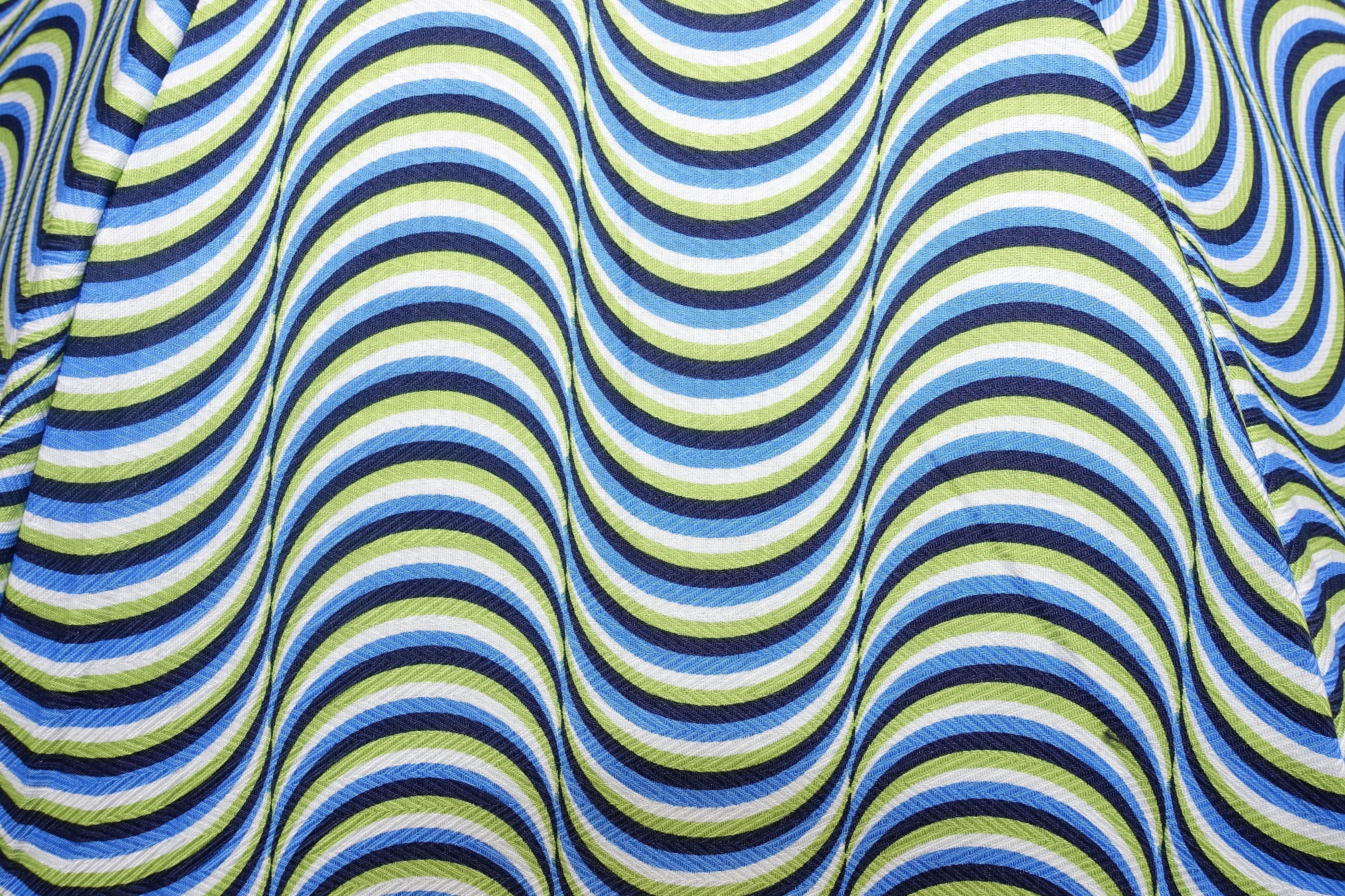 京都の伝統的な技法「手捺染(てなっせん)」仕上げ　二重張日傘（オーロラ×おねしょをしている時の夢：ブルー）