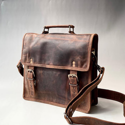 VALISE ヴァリス　本革リュック　英国デザイン　レザー Valiseミニリュック ブラックチェリー