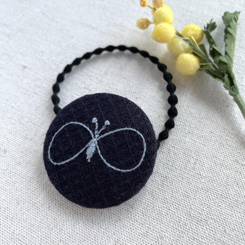ミナペルホネン生地のヘアゴム/Choucho/ちょうちょ/リネン/刺繍
