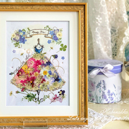 ロココ調のシックなドレスの押し花アート 押し花額06 その他アート