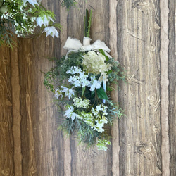 (再販)アーティフィシャルフラワー・ハーブ&白い小花のグリーンスワッグ 4枚目の画像