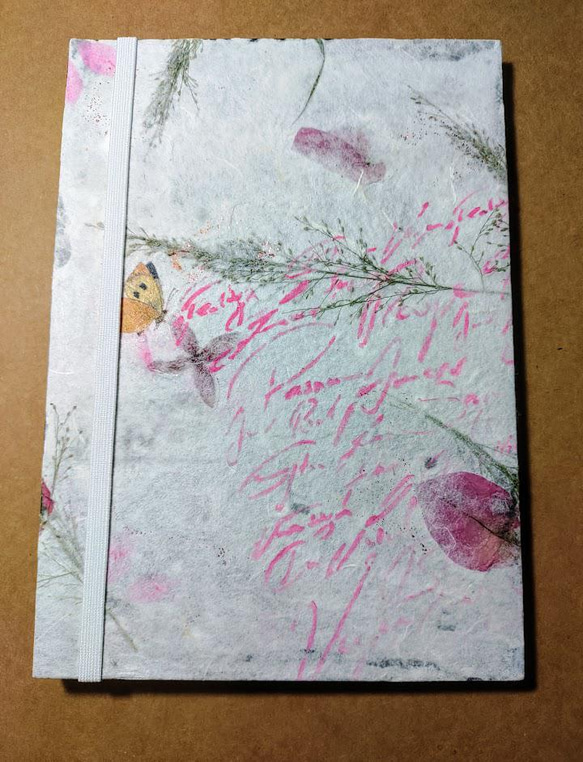 蝴蝶花卉手帳本 第3張的照片