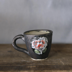 ブロンズ釉tと牡丹絵のコーヒーカップ 3枚目の画像