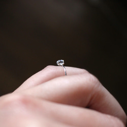 4号　4月誕生石　夢を叶える　シルバー925極細ハーキマーダイヤモンドの原石リング 6枚目の画像