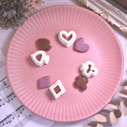 トランプ　丸型 トランプマーク4種セット・2㎝サイズ・イジェクタ付きクッキー