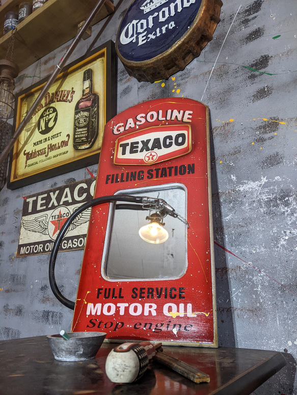 アメリカンヴィンテージ Style/ ウォールデコレーションミラー/ TEXACO & ガソリン 給油ノズル付/ 1枚目の画像