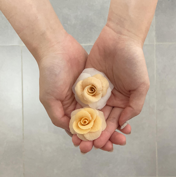 エッセンシャルオイルディフューザー；手作り粘土シミュレーションバラの形・・・シャンパンカラー        Ω 人気・おすすめ｜省スペース設計・旅行向けにおすすめ お得商品 プライバシー配送 翌日お届け対応