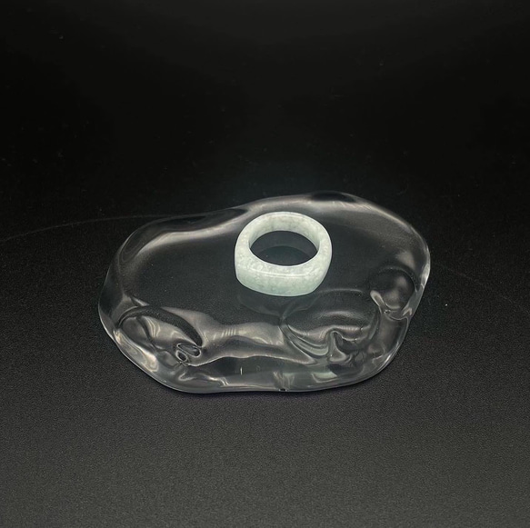 ホワイトブルーリング　天然石　玉　ホワイト　指輪　リング　天然石　金属アレルギー　個性　シンプル　綺麗　 1枚目の画像