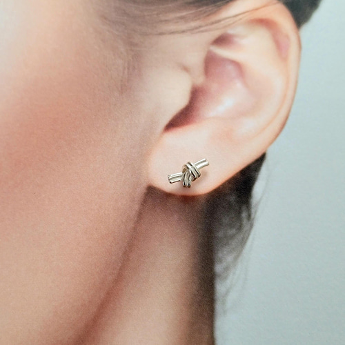 小さいかわいい♥️二連結び目シルバーピアス ピアス（スタッド・一粒 