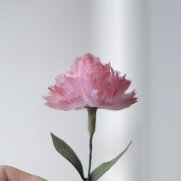 ふんわり 母の日 の カーネーション 布花 ブローチ　再販 13枚目の画像