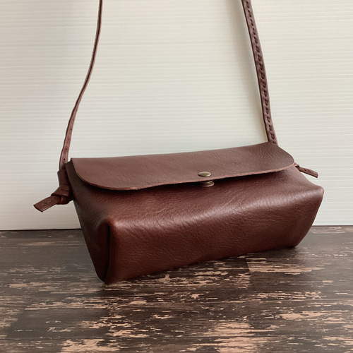 牛革横長ポシェット□手縫い□長財布も入る！ ポシェット mocco.bag