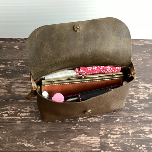 牛革横長ポシェット□手縫い□長財布も入る！ ポシェット mocco.bag