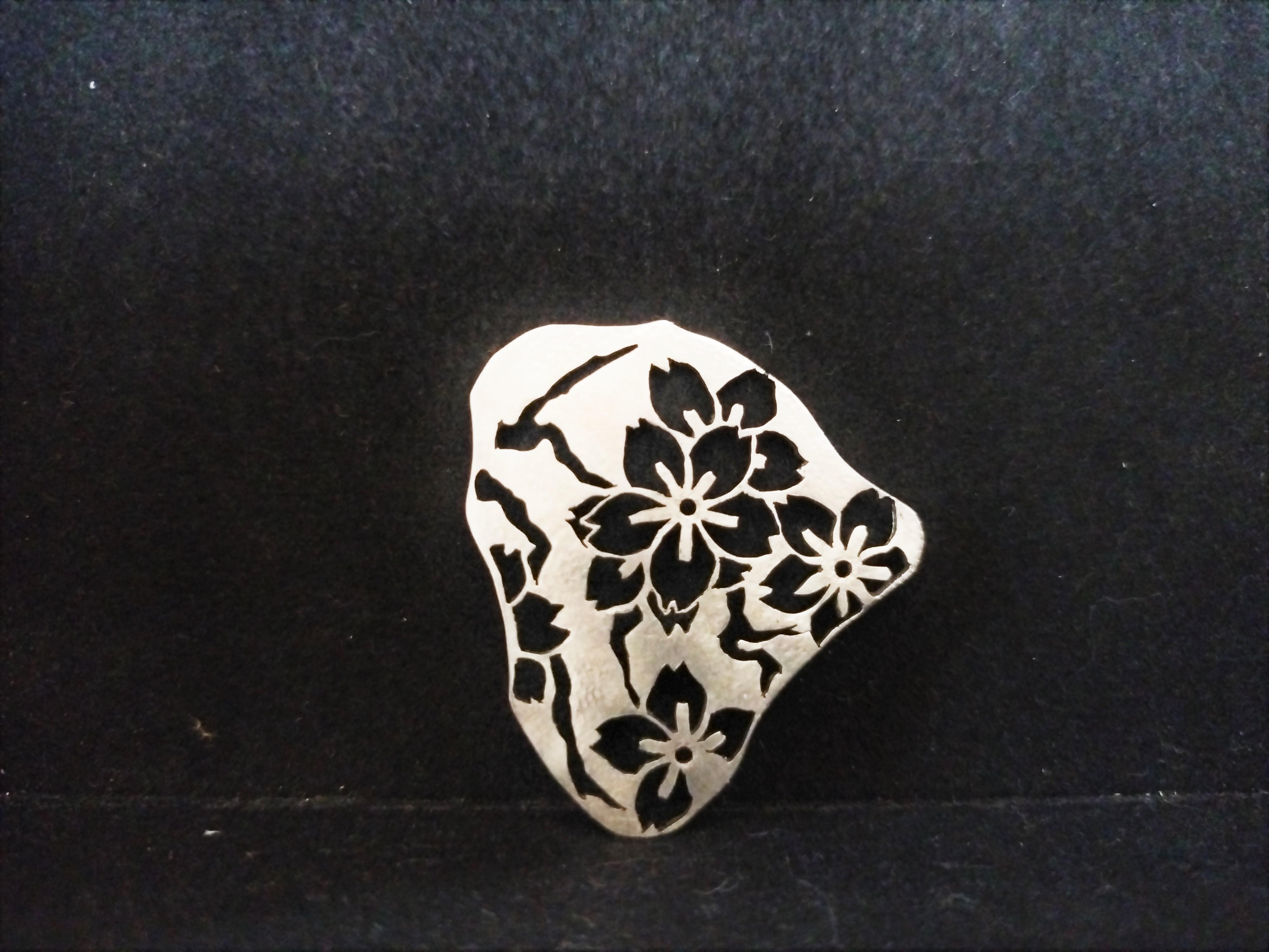 彫金ペンダント【桜】