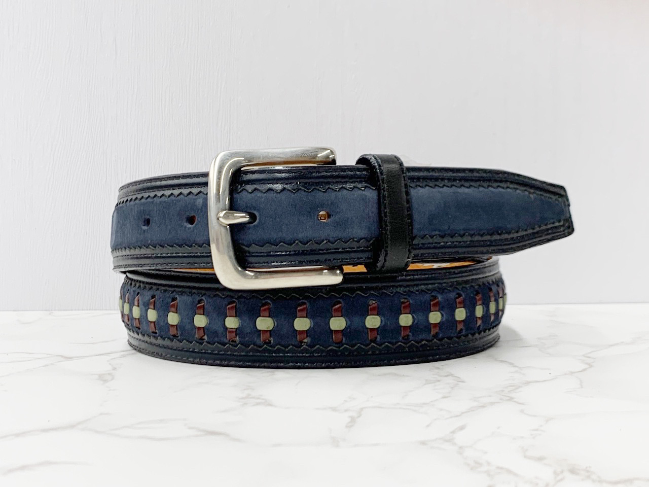 日本製　牛革　３５㎜巾　上質　ベルト　手縫い　革通し　フリーサイズ