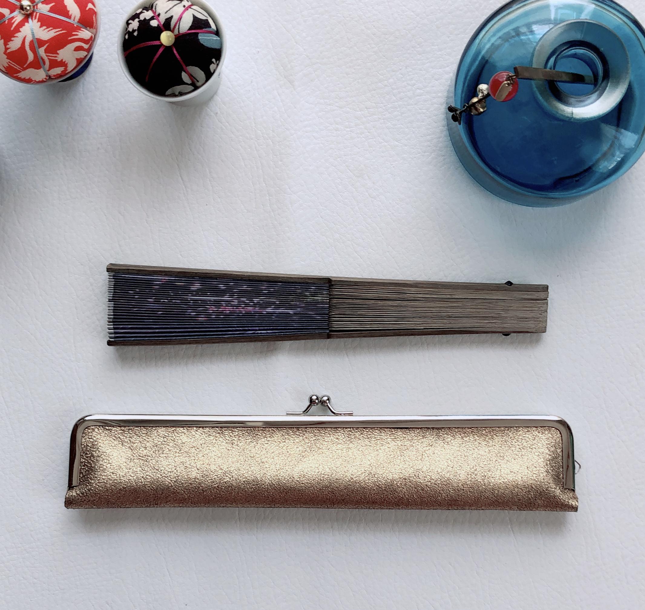 中国製 装飾的な筒 オリジナルケース付き Amazon | 五月人形 兜飾り コンパクト おしゃれ モダン ケース