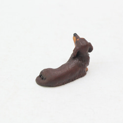 長毛迷你臘腸犬巧克力棕褐色公仔 第3張的照片