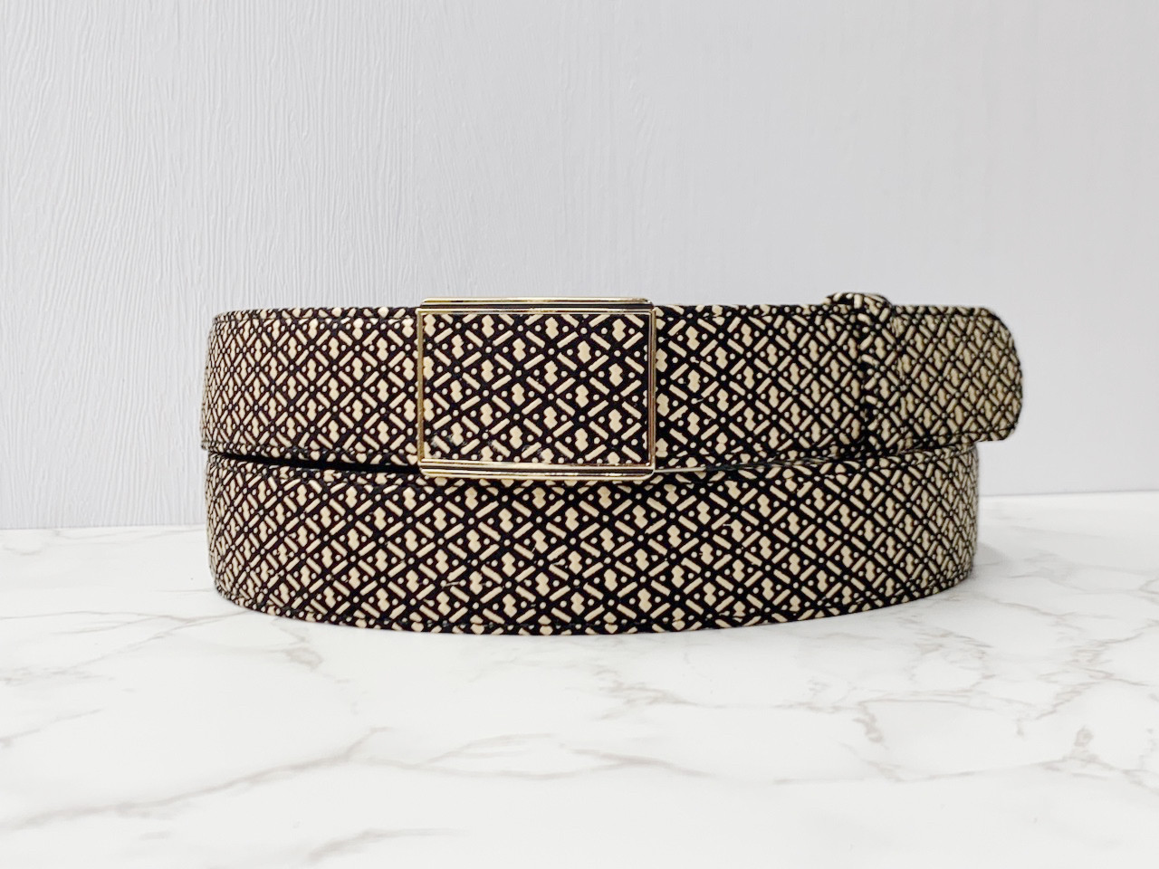 日本製　印伝　鹿革　上質　ベルト　真鍮磨き上げ金具