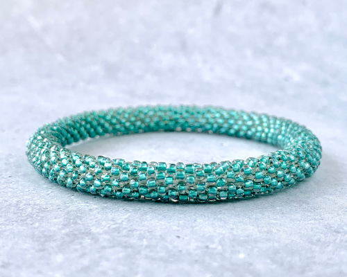 ビーズクロッシェブレスレット[emerald]:エメラルドグリーン 夏