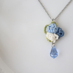 タティングレ―スの青い薔薇のネックレス 4枚目の画像