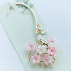 色が変わる　桜　イヤーフック 季節の花　片耳用　 7枚目の画像