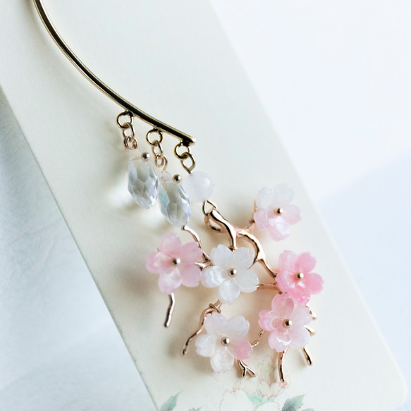 色が変わる　桜　イヤーフック 季節の花　片耳用　 3枚目の画像