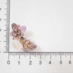 伊豆原產八重繡球　乾燥花✕淡水珍珠　樹脂加工耳骨夾　單隻發售　❊空郵台灣5-7天 第7張的照片