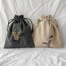 ミモザの手刺繍巾着袋(BLK) 2枚目の画像