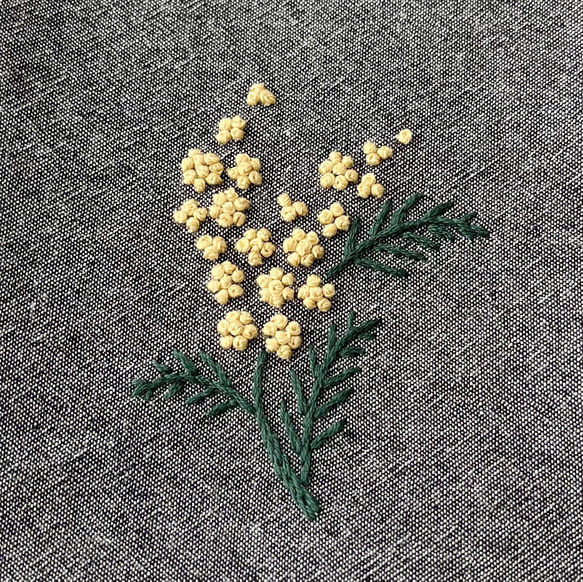 ミモザの手刺繍巾着袋(BLK) 7枚目の画像