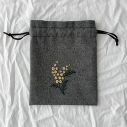 ミモザの手刺繍巾着袋(BLK) 5枚目の画像