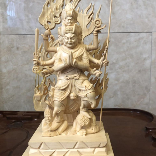 高32cm 一刀彫り 仏教工芸品 木彫仏像 精密彫刻 大元帥明王 彫刻
