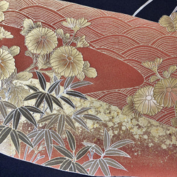 着物のファブリックパネル　黄金の菊花（2枚セット）サスティナブル  着物リメイク　インテリア 5枚目の画像