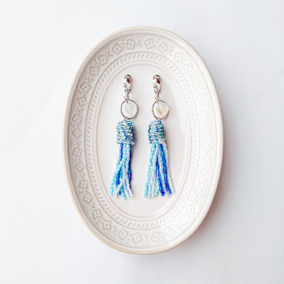 「晴れやかブルー2022」海の光 イヤリング 1枚目の画像