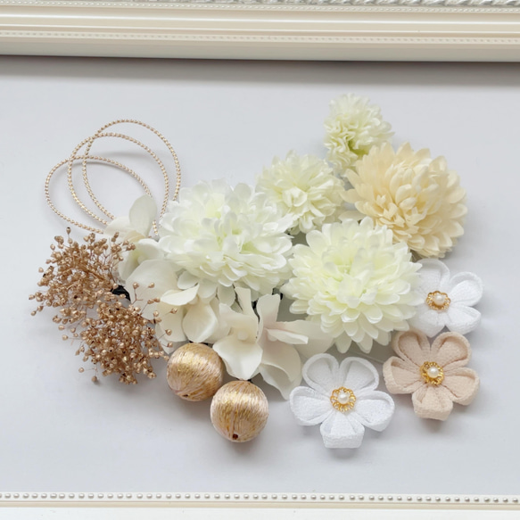白*金 ピンポンマム❁ つまみ細工小花 ❁﻿成人式 振袖 髪飾り 8枚目の画像