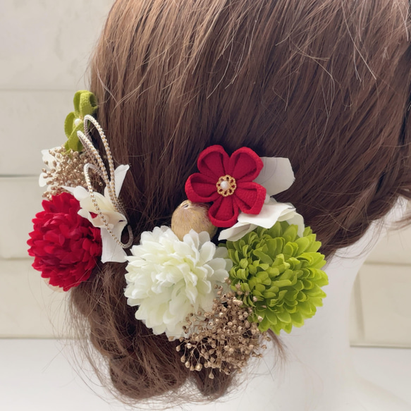赤*緑*金 ピンポンマム❁ つまみ細工小花 ❁﻿成人式 振袖 髪飾り 3枚目の画像